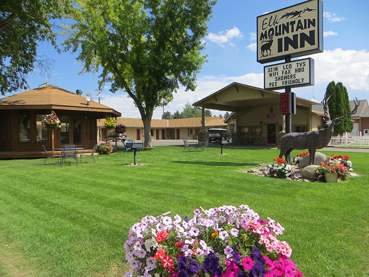 Book a room at Elk Mountain Inn in Meeker Colorado tonight